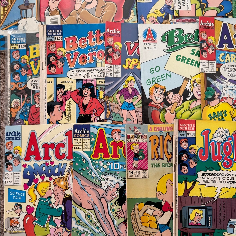 VINTAGE Archie Digest Comic Books - Picture 5 of 5